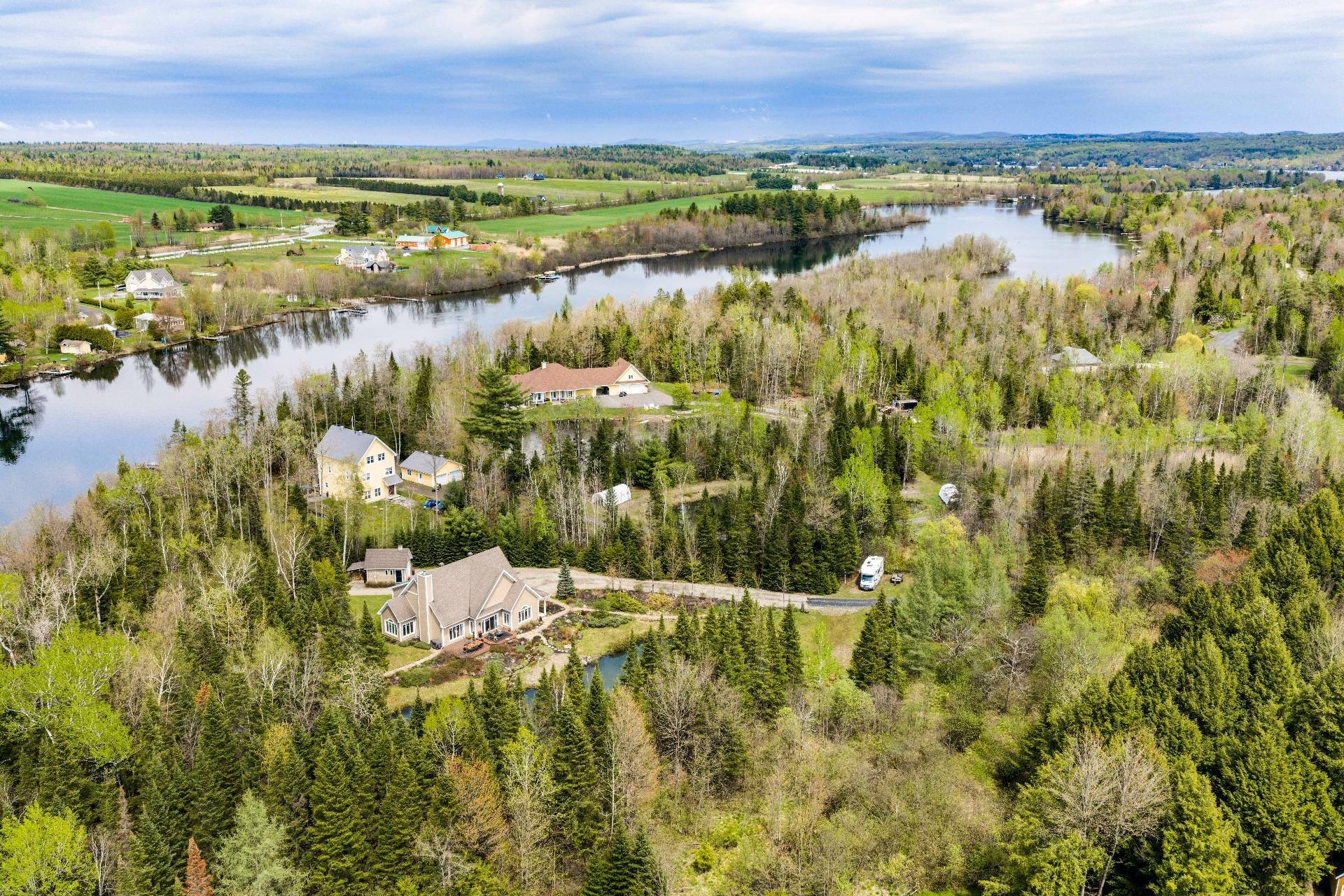 









71


Rue de la Rivière

,
Sainte-Catherine-de-Hatley,




QC
J0B1W0

