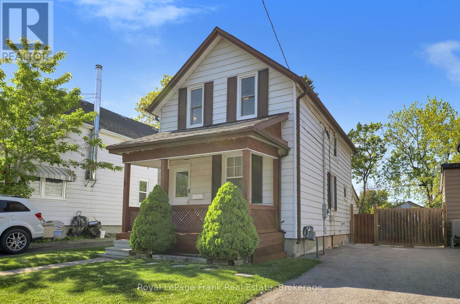 












78 FISHER STREET

,
Oshawa (Central),




Ontario
L1H2V3

