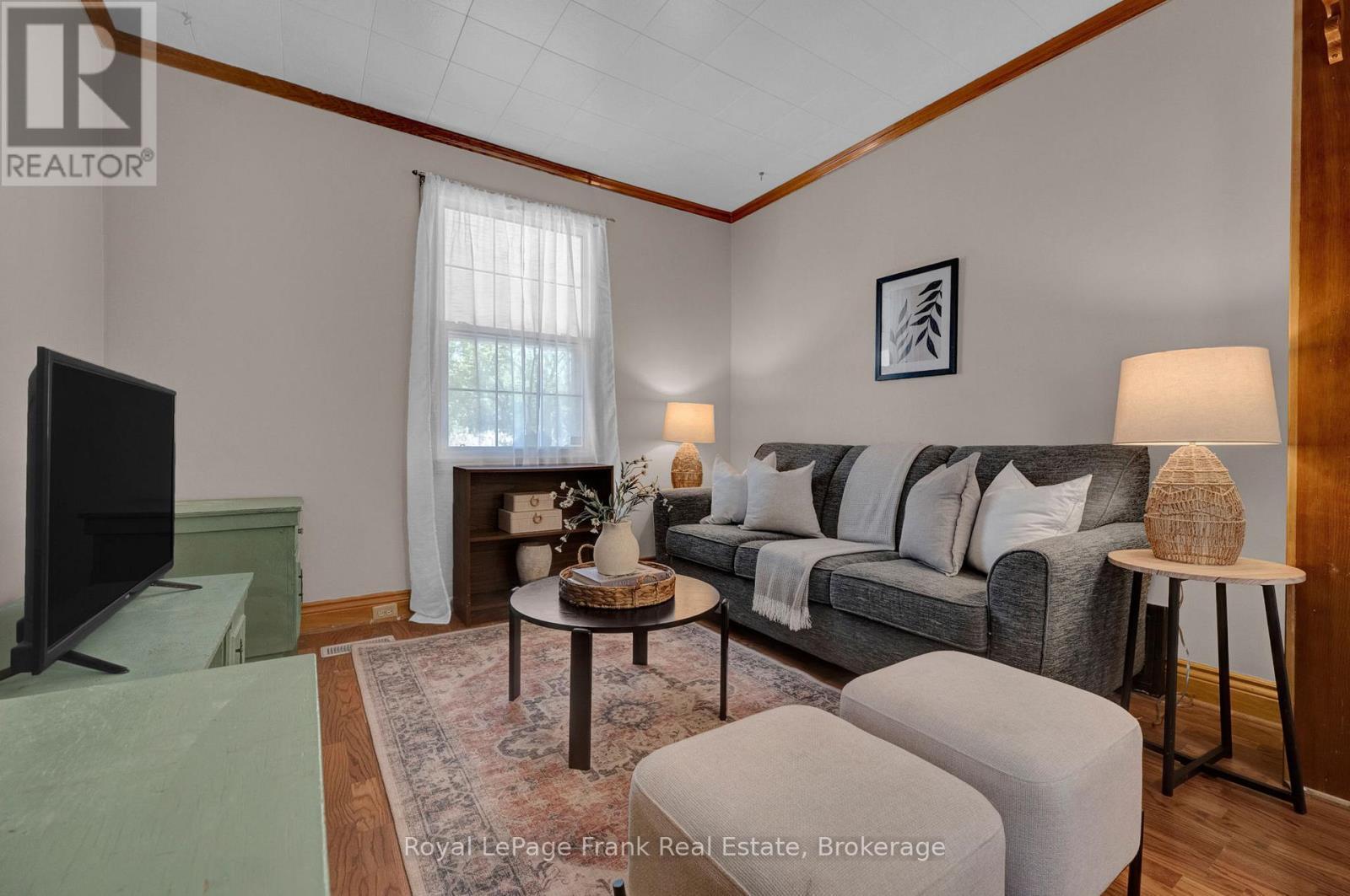 












78 FISHER STREET

,
Oshawa (Central),




Ontario
L1H2V3

