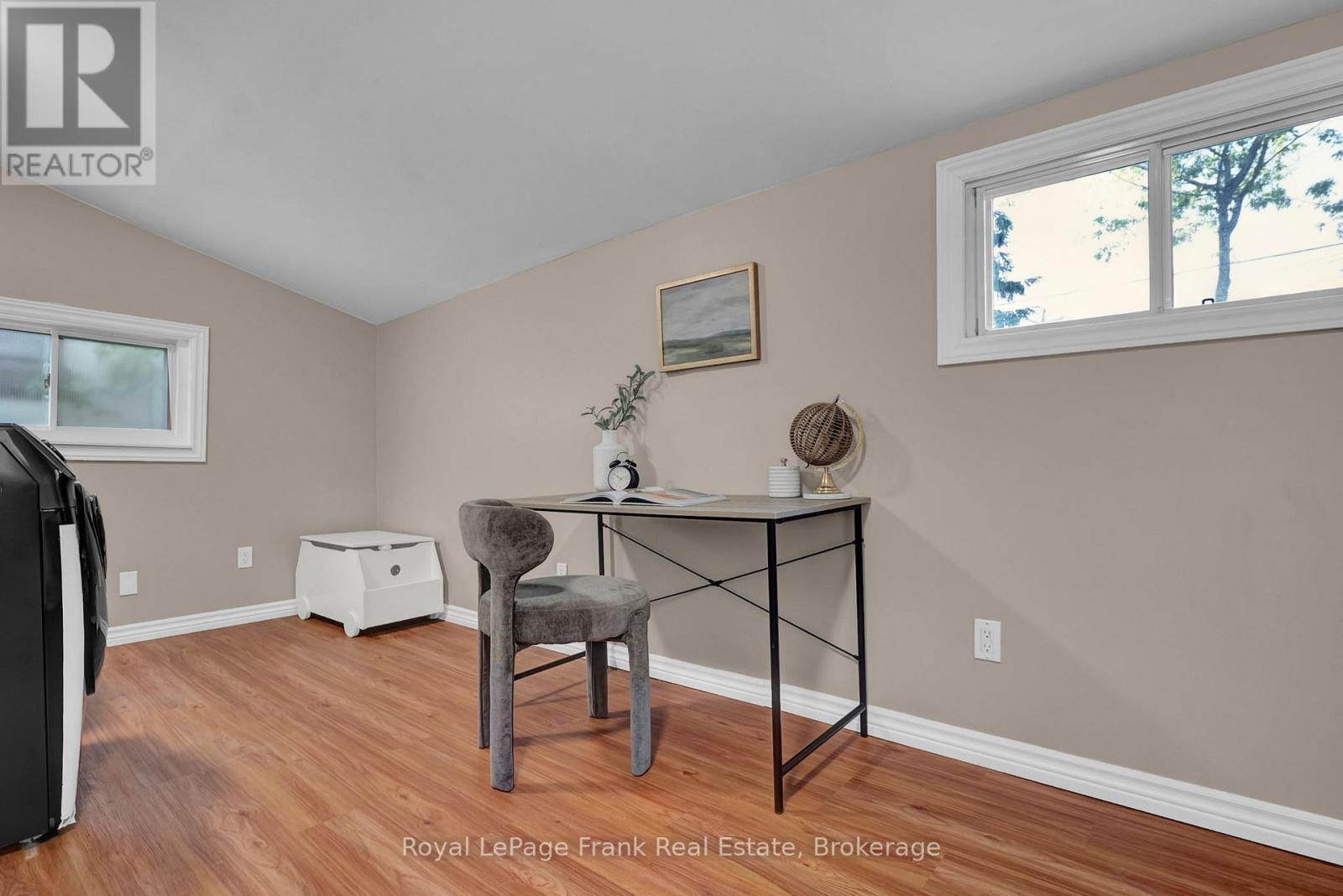 












78 FISHER STREET

,
Oshawa (Central),




Ontario
L1H2V3

