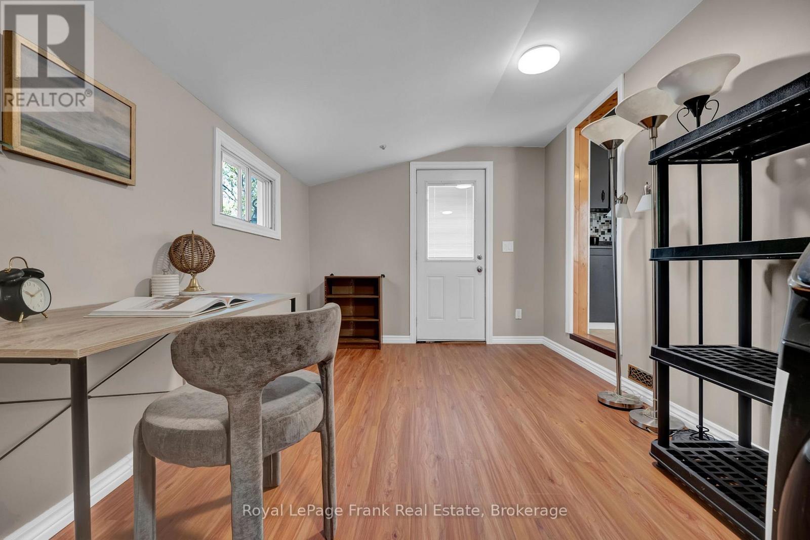 












78 FISHER STREET

,
Oshawa (Central),




Ontario
L1H2V3

