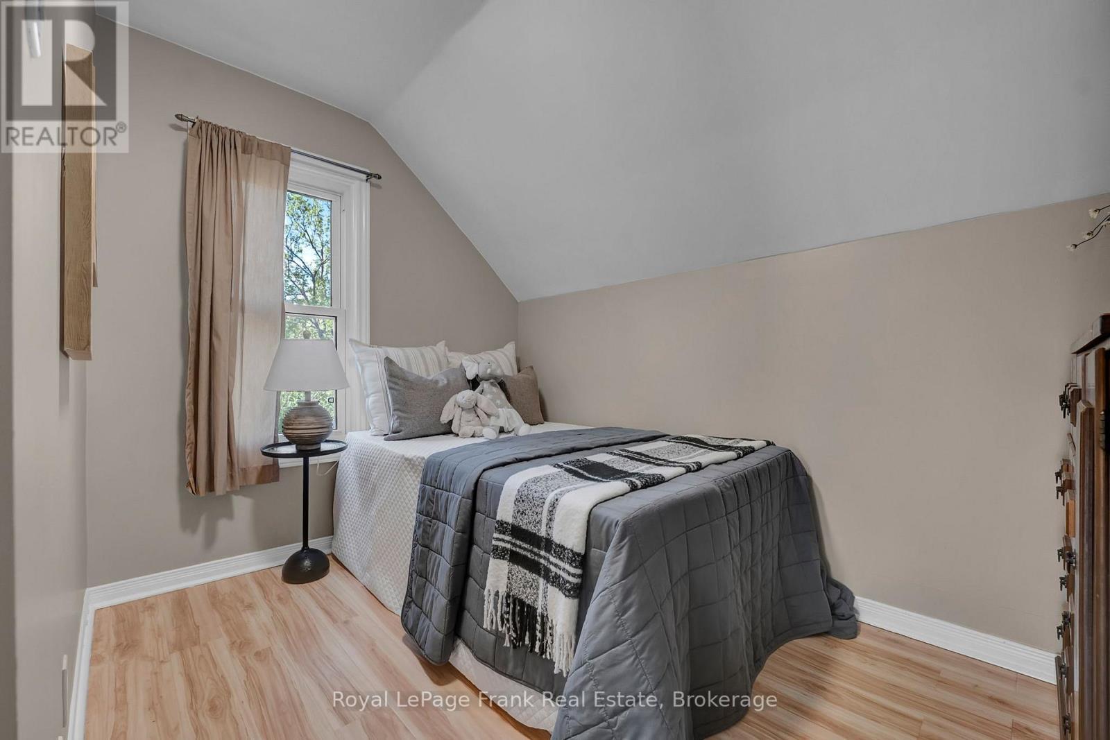 












78 FISHER STREET

,
Oshawa (Central),




Ontario
L1H2V3

