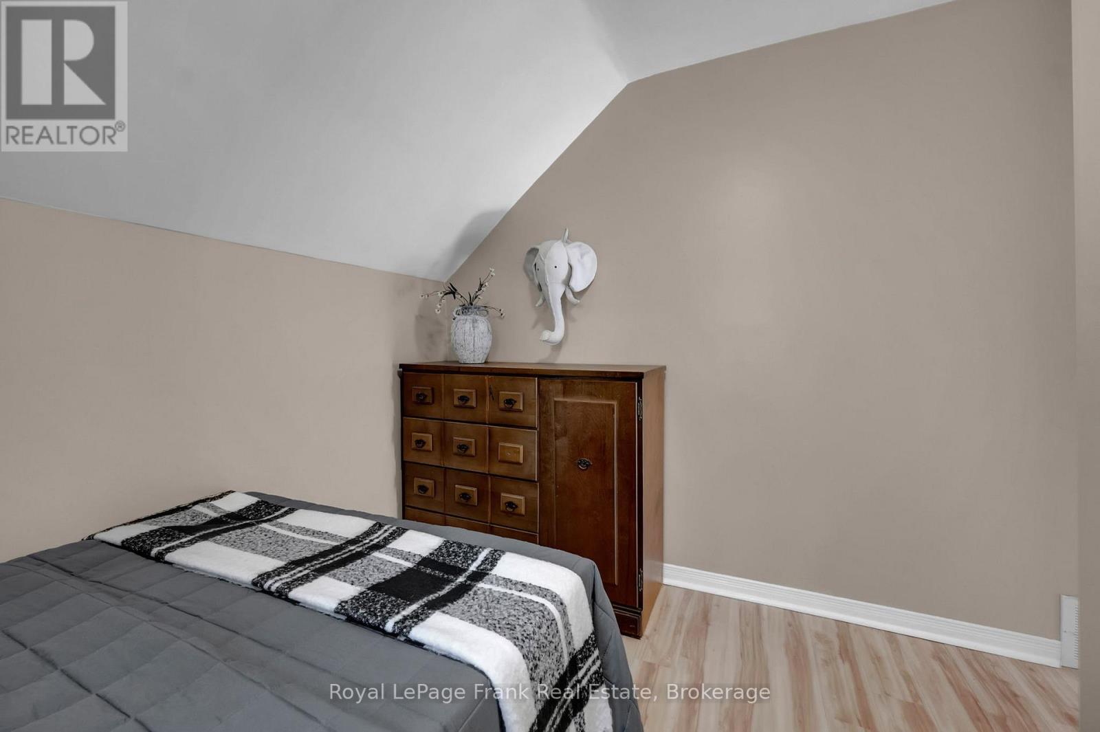 












78 FISHER STREET

,
Oshawa (Central),




Ontario
L1H2V3

