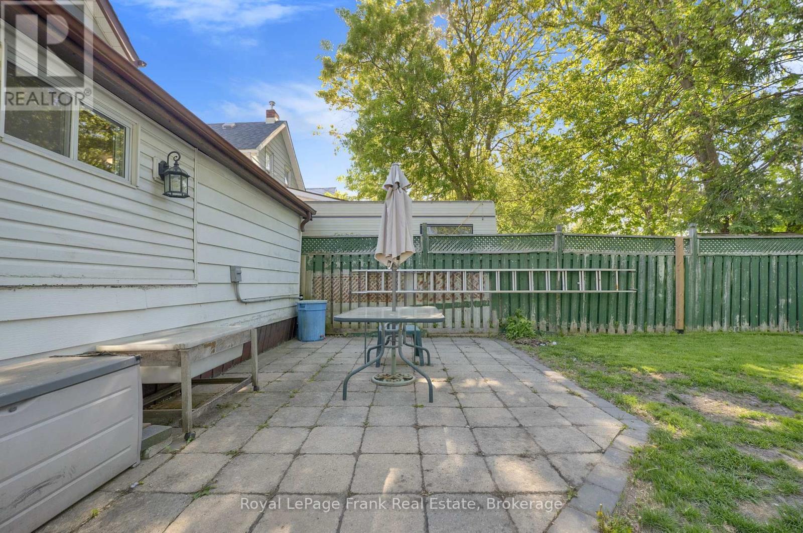 












78 FISHER STREET

,
Oshawa (Central),




Ontario
L1H2V3

