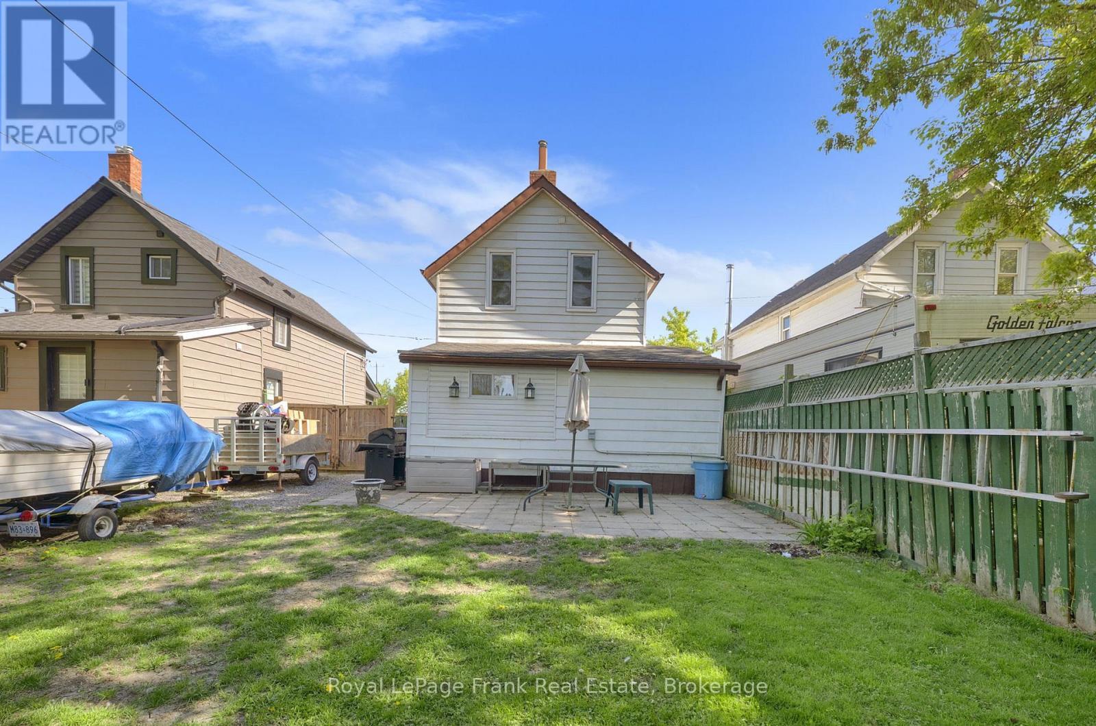 












78 FISHER STREET

,
Oshawa (Central),




Ontario
L1H2V3


