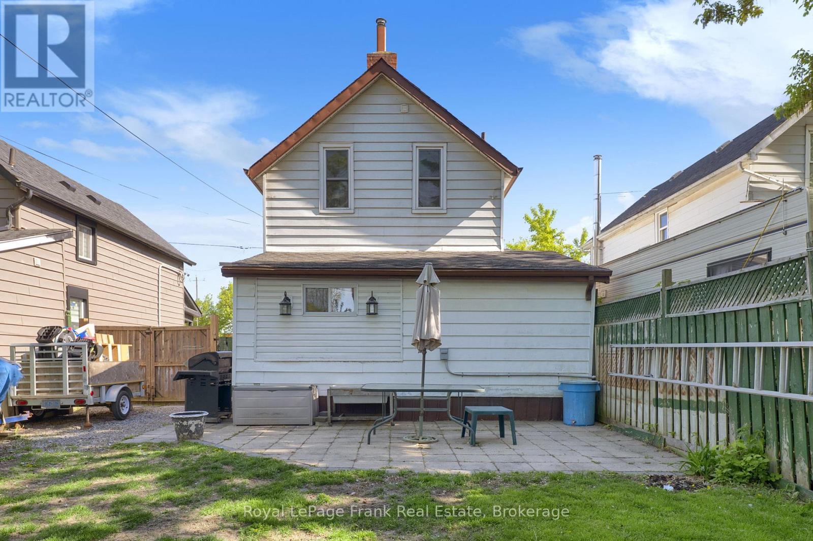 












78 FISHER STREET

,
Oshawa (Central),




Ontario
L1H2V3

