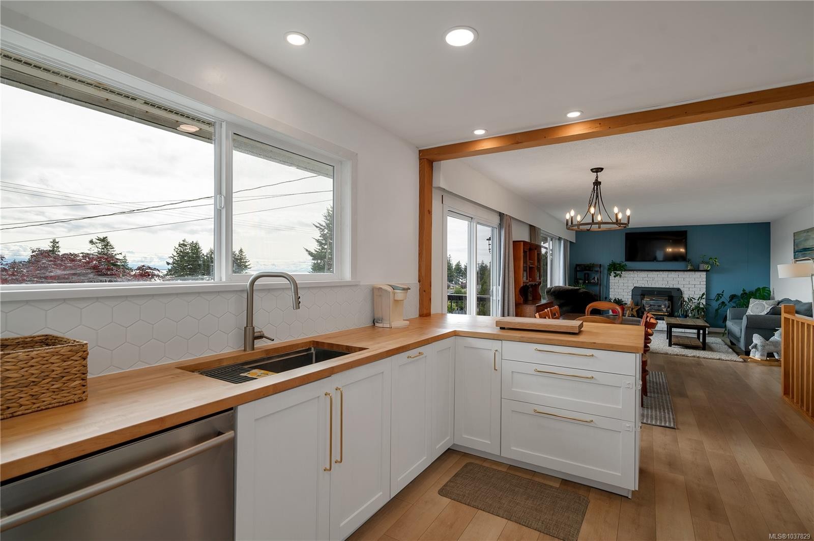 









880


Galerno

Rd,
Campbell River,




BC
V9W 5J4

