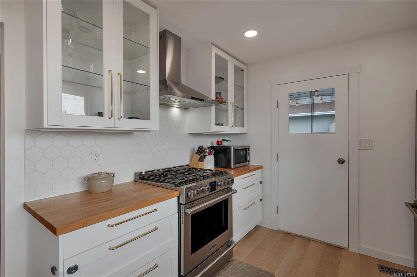 









880


Galerno

Rd,
Campbell River,




BC
V9W 5J4

