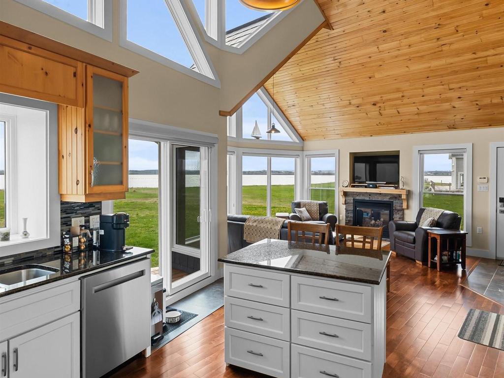 












86 SEASIDE Drive

,
Malpeque,




PE
C0B 1M0

