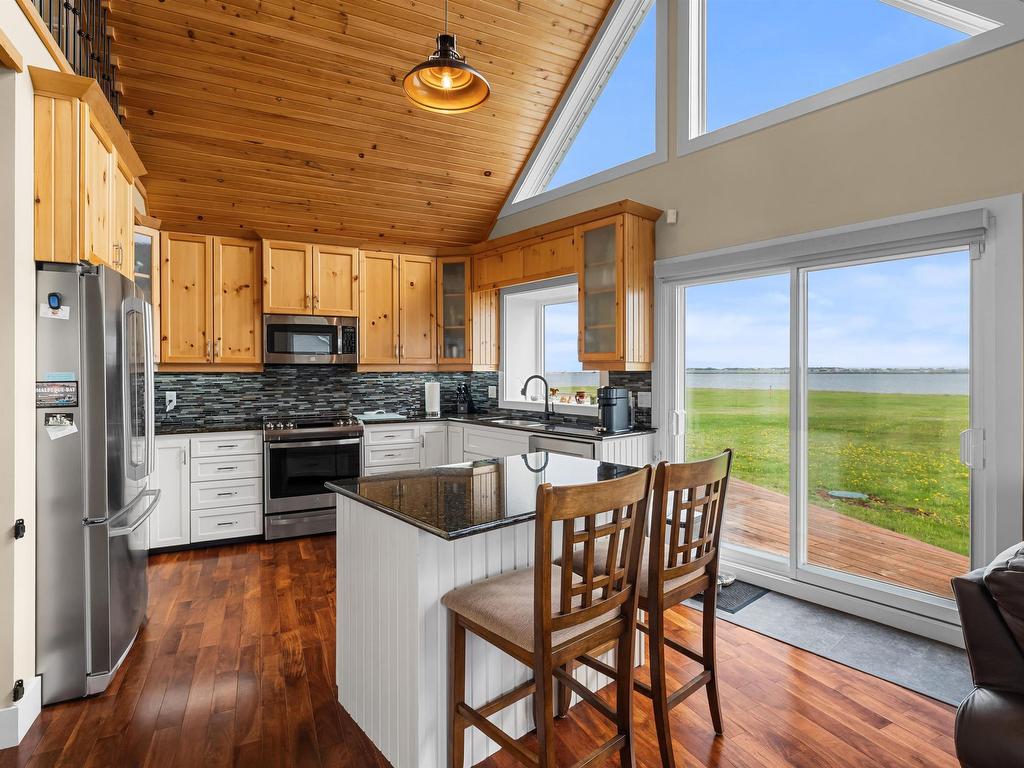 












86 SEASIDE Drive

,
Malpeque,




PE
C0B 1M0

