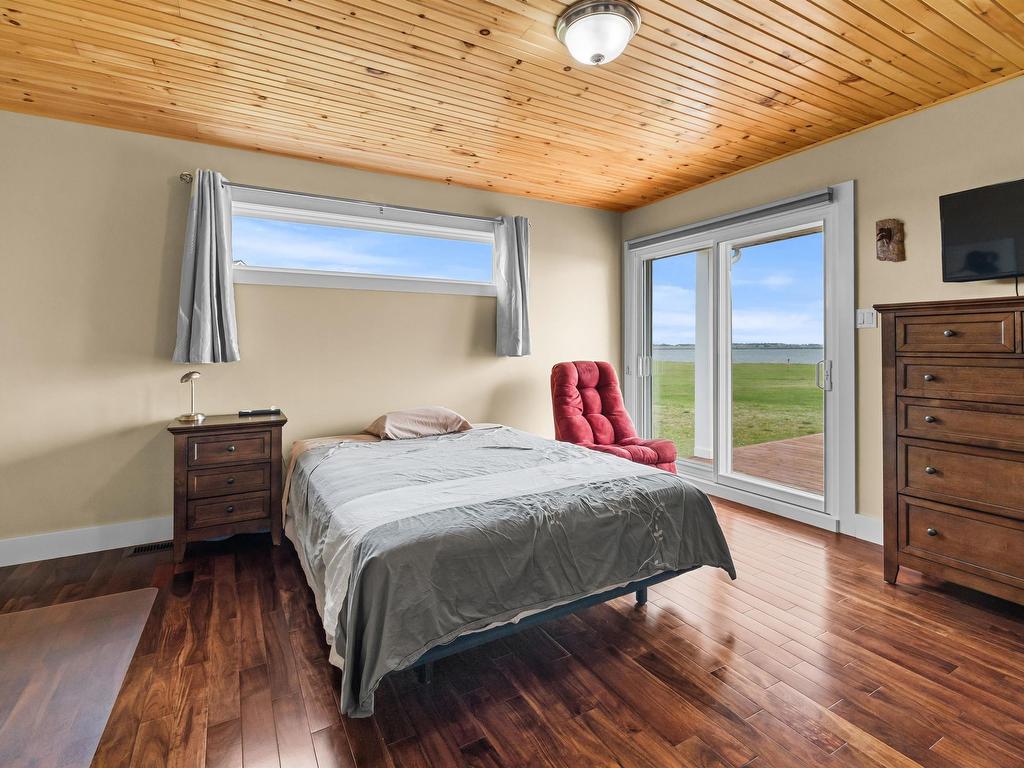 












86 SEASIDE Drive

,
Malpeque,




PE
C0B 1M0

