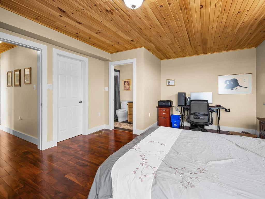 












86 SEASIDE Drive

,
Malpeque,




PE
C0B 1M0


