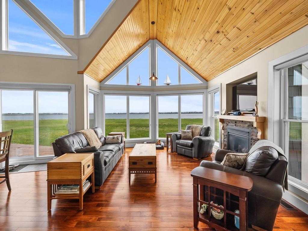 












86 SEASIDE Drive

,
Malpeque,




PE
C0B 1M0

