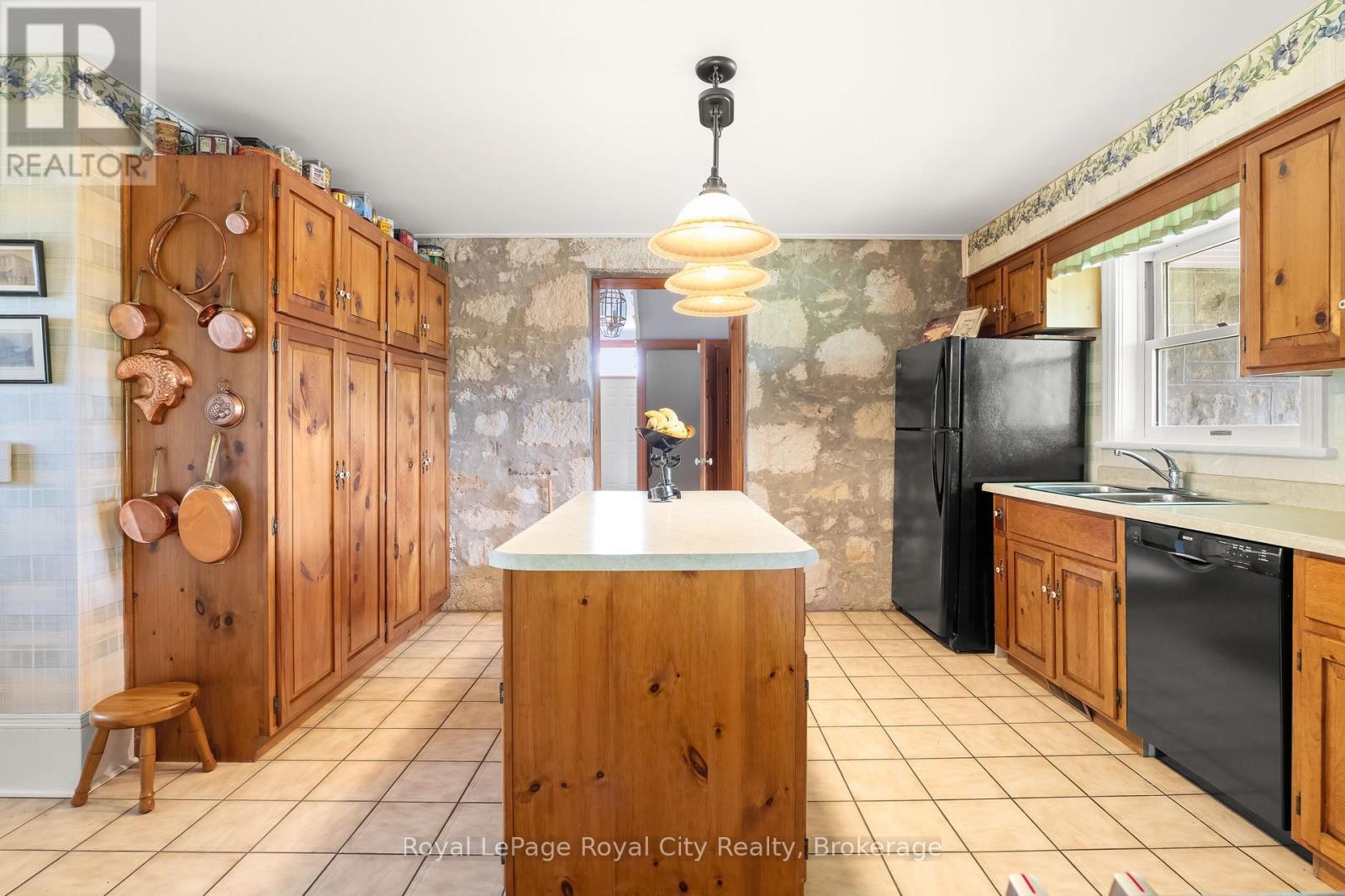 












4963 SIXTH LINE

,
Guelph/Eramosa,







Ontario
N0B2K0

