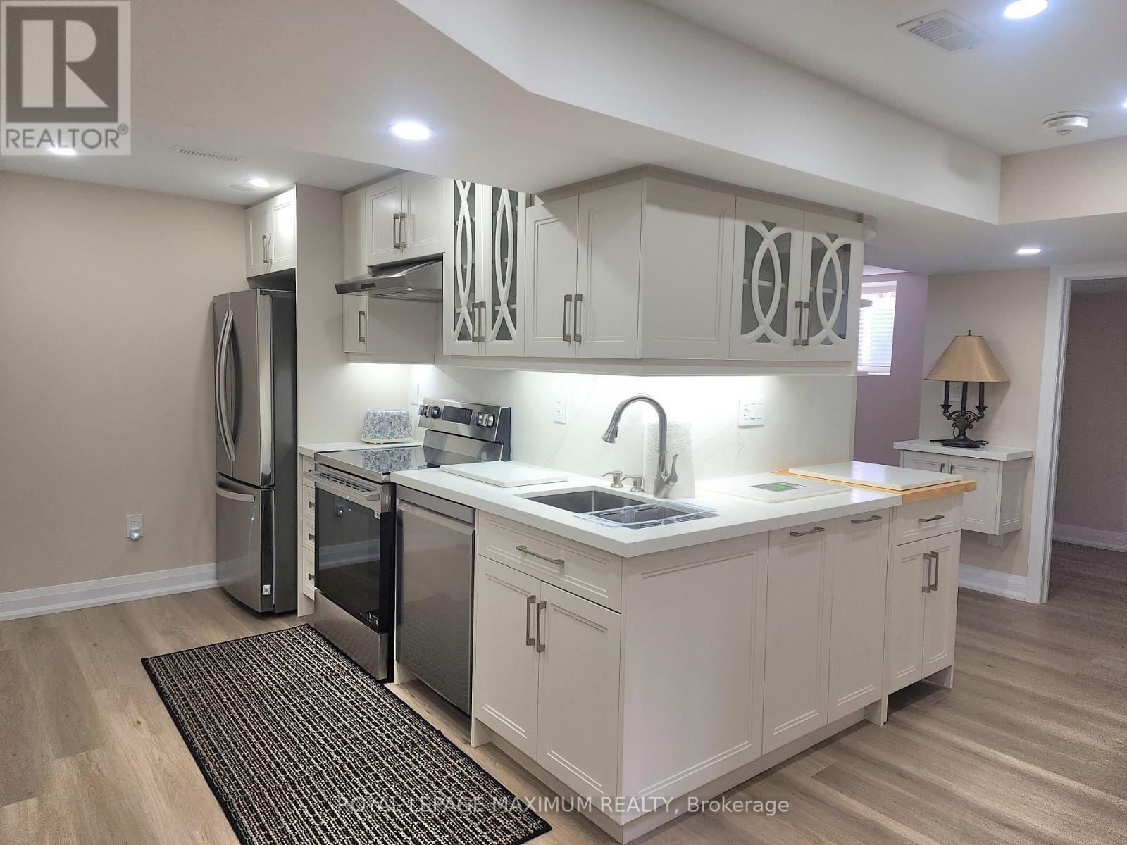 












87 BREEZE DRIVE

,
Bradford West Gwillimbury,




Ontario
L3Z3A5

