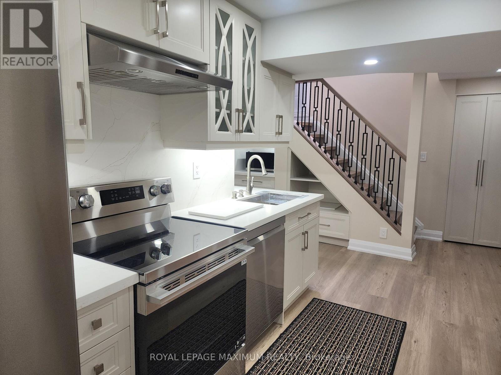 












87 BREEZE DRIVE

,
Bradford West Gwillimbury,




Ontario
L3Z3A5

