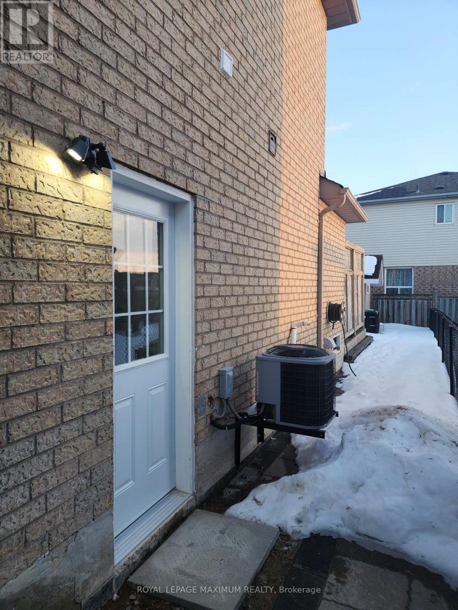












87 BREEZE DRIVE

,
Bradford West Gwillimbury,




Ontario
L3Z3A5

