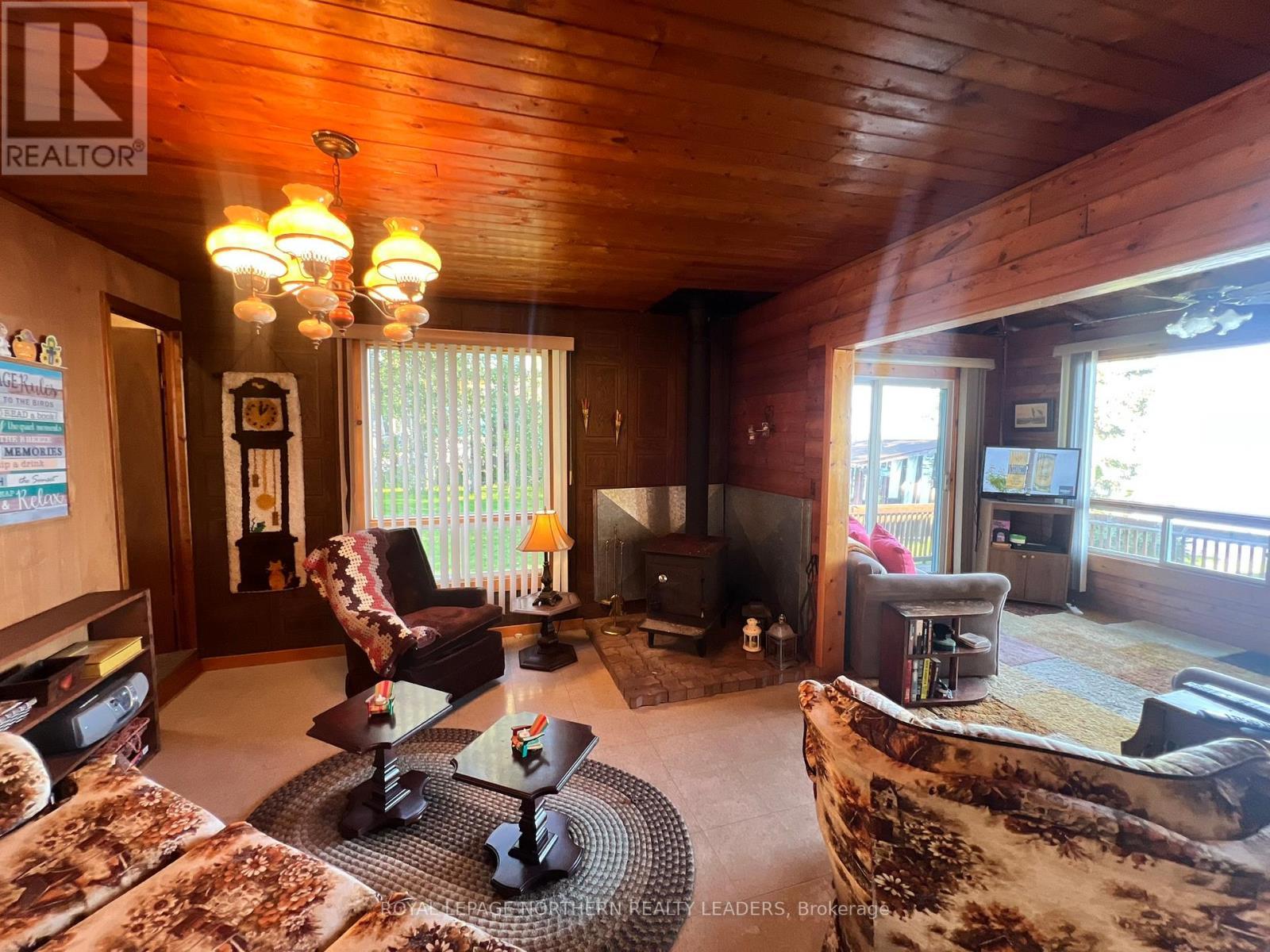 












633 LECLAIR AVENUE

,
Timmins (MTJ - Kamiskotia),




Ontario
P4R0C1

