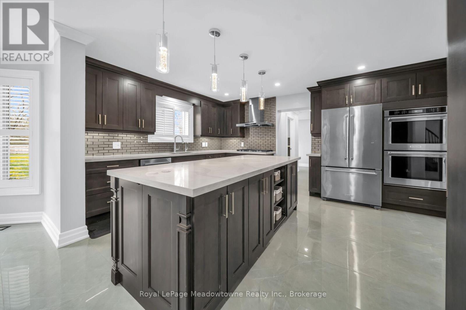 












170 CRAWFORD CRESCENT

,
Milton (Campbellville),




Ontario
L0P1B0

