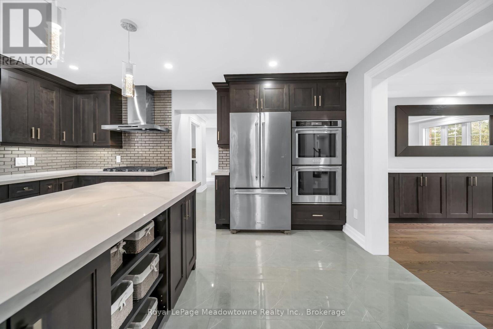 












170 CRAWFORD CRESCENT

,
Milton (Campbellville),




Ontario
L0P1B0

