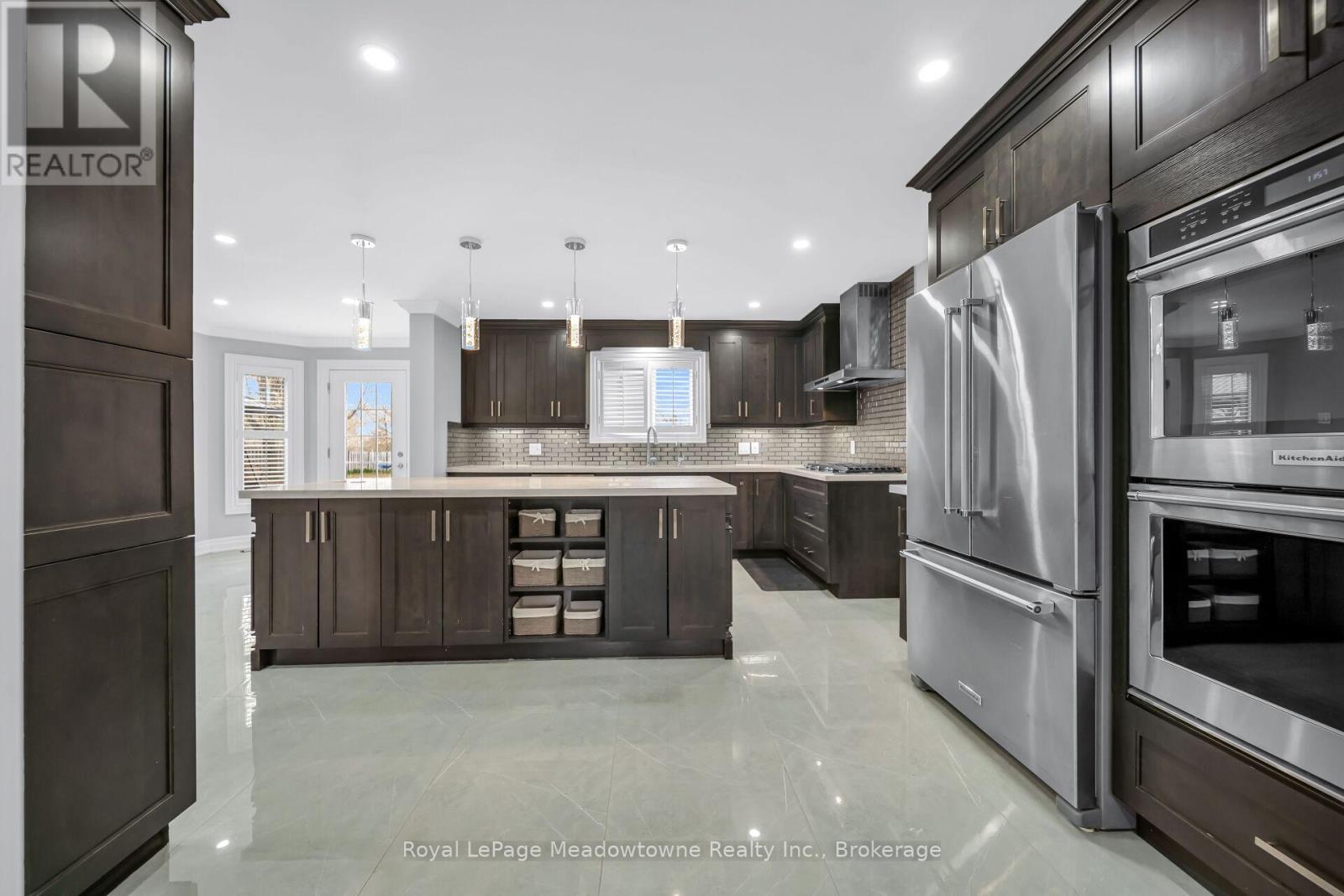












170 CRAWFORD CRESCENT

,
Milton (Campbellville),




Ontario
L0P1B0

