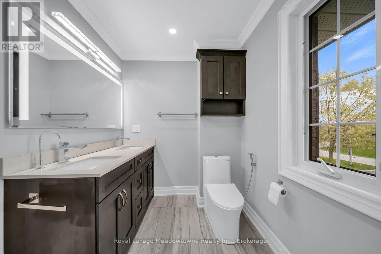












170 CRAWFORD CRESCENT

,
Milton (Campbellville),




Ontario
L0P1B0

