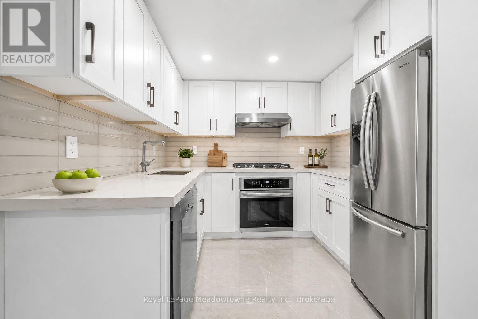 












170 CRAWFORD CRESCENT

,
Milton (Campbellville),




Ontario
L0P1B0

