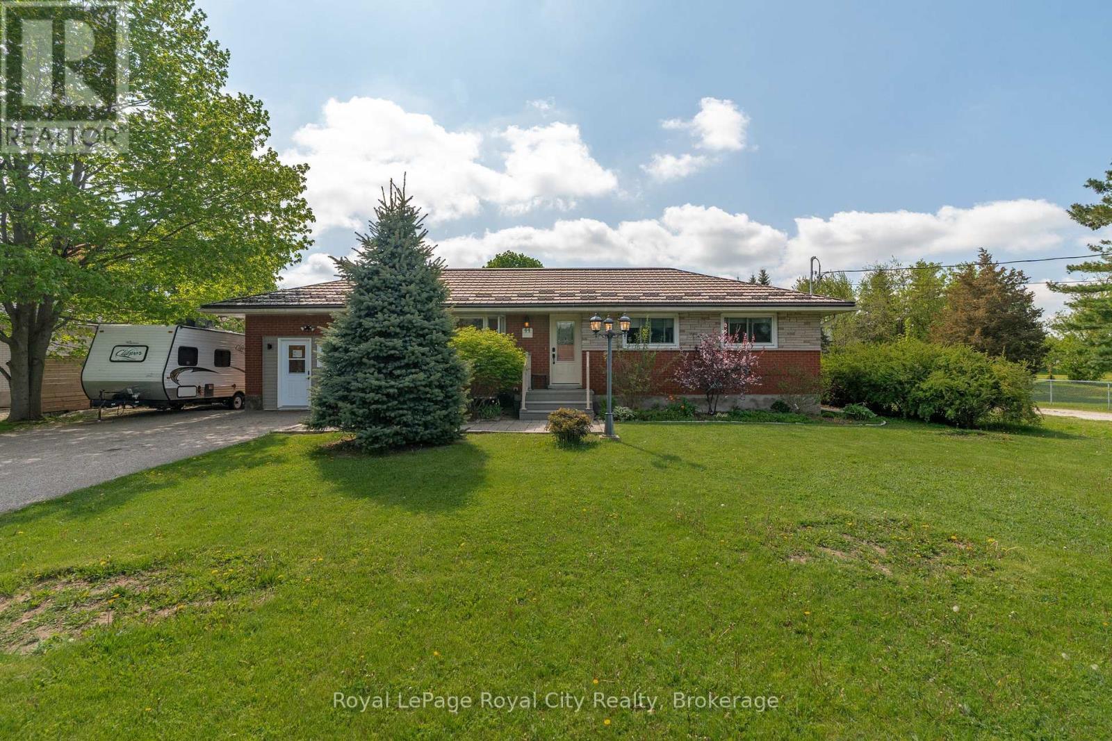 












44 RIDGEWAY AVENUE

,
Guelph (Pineridge/Westminster Woods),




Ontario
N1L1G8

