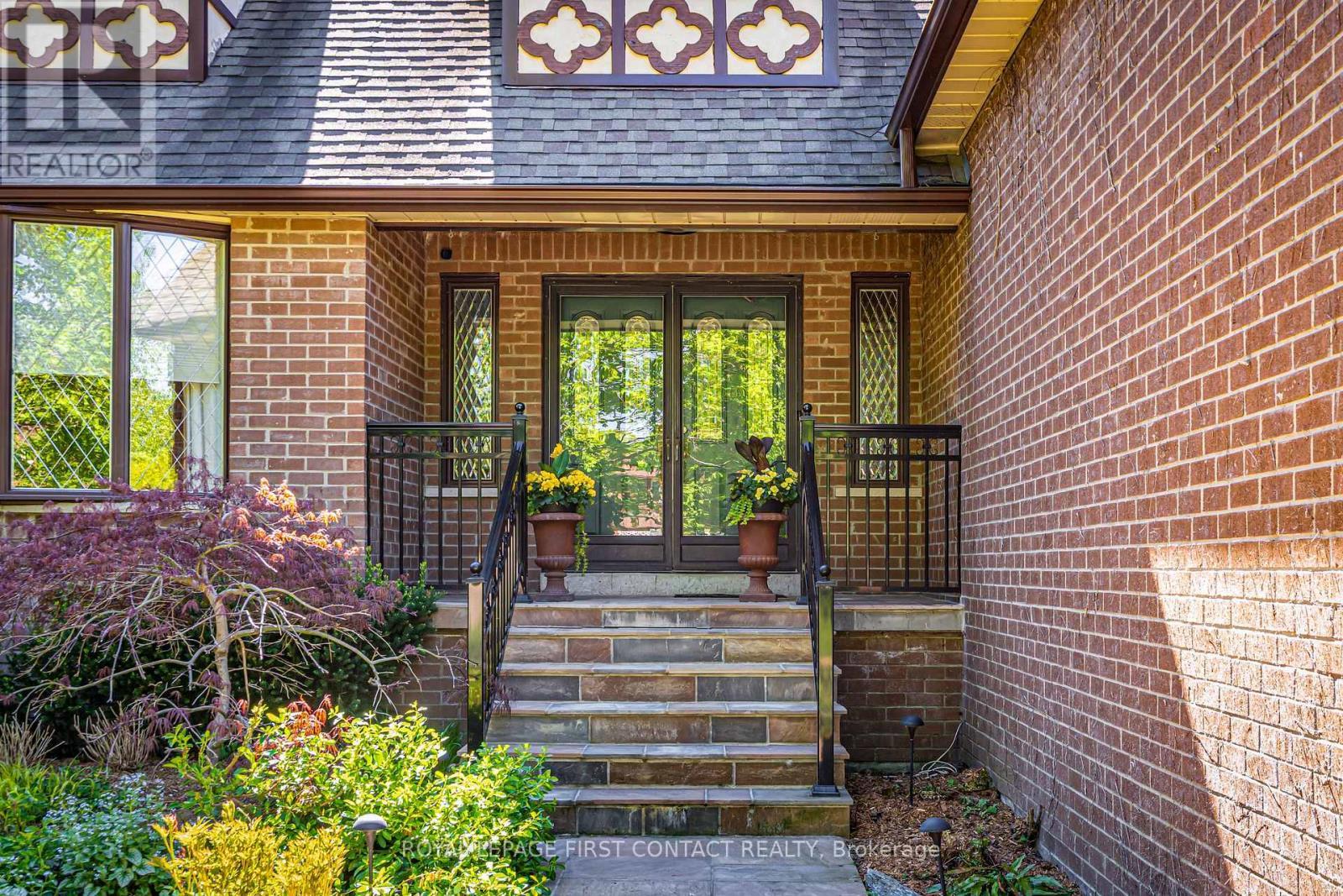 












41 MARILYN STREET

,
Caledon,




Ontario
L7C1H5

