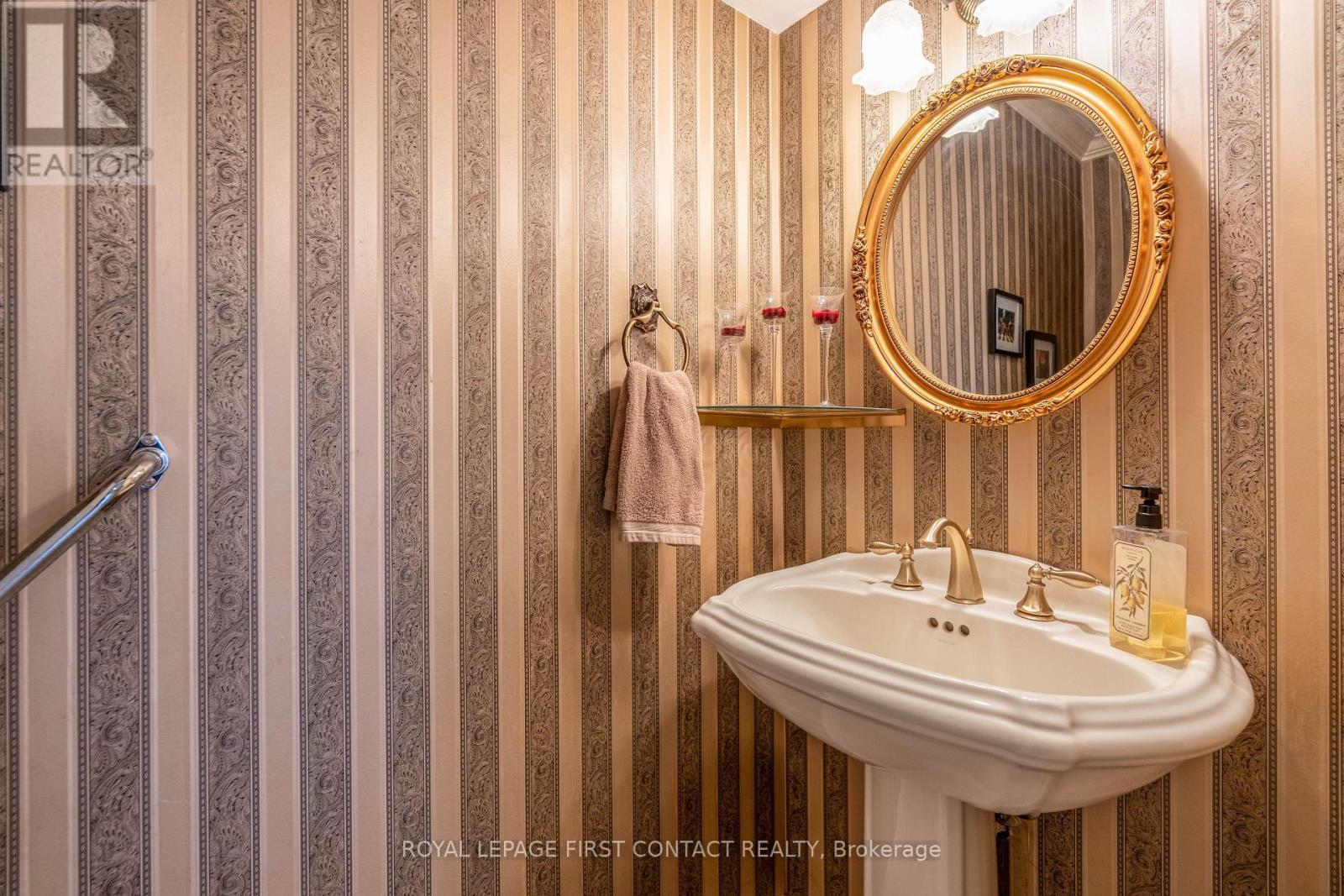 












41 MARILYN STREET

,
Caledon,




Ontario
L7C1H5

