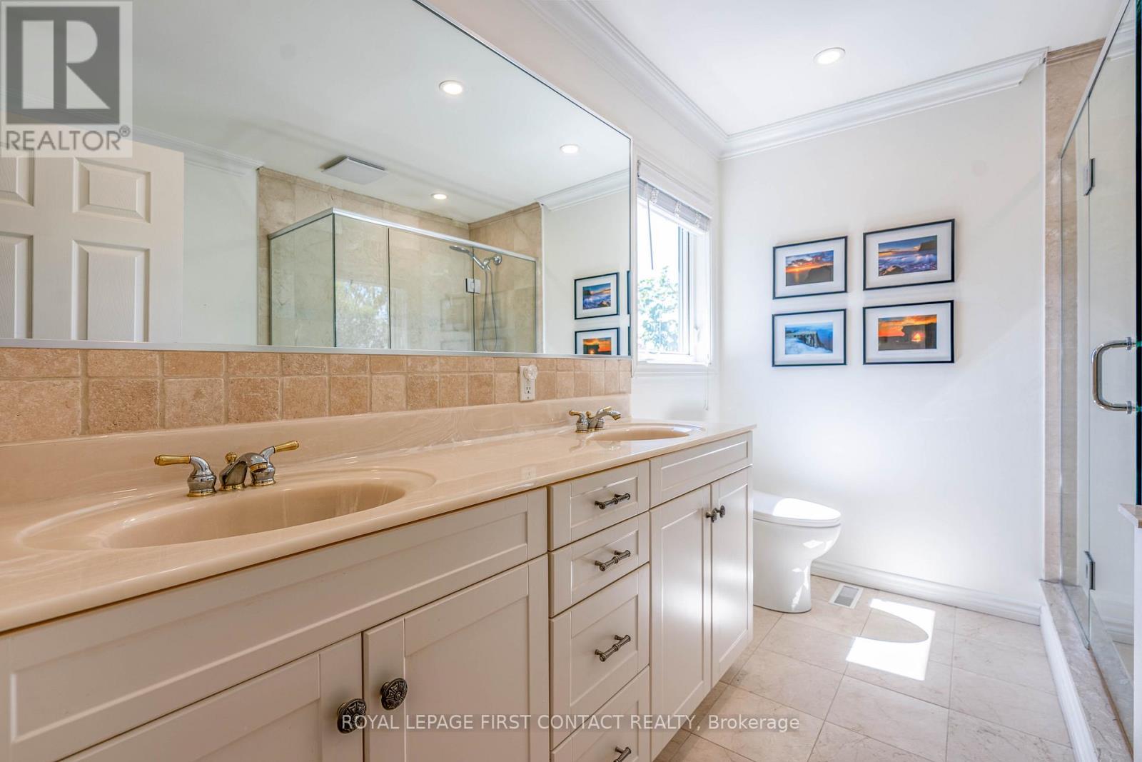 












41 MARILYN STREET

,
Caledon,




Ontario
L7C1H5

