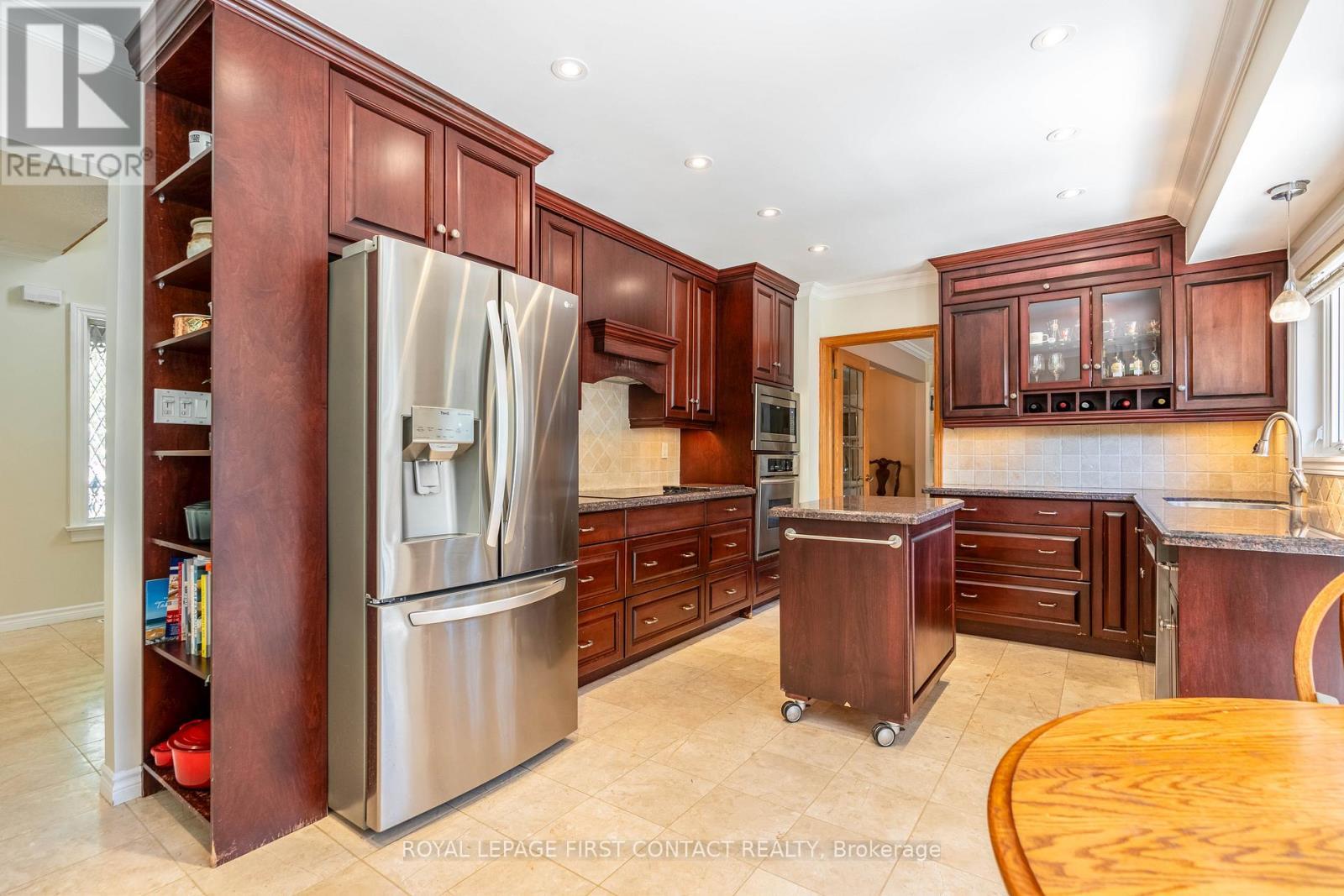 












41 MARILYN STREET

,
Caledon,




Ontario
L7C1H5

