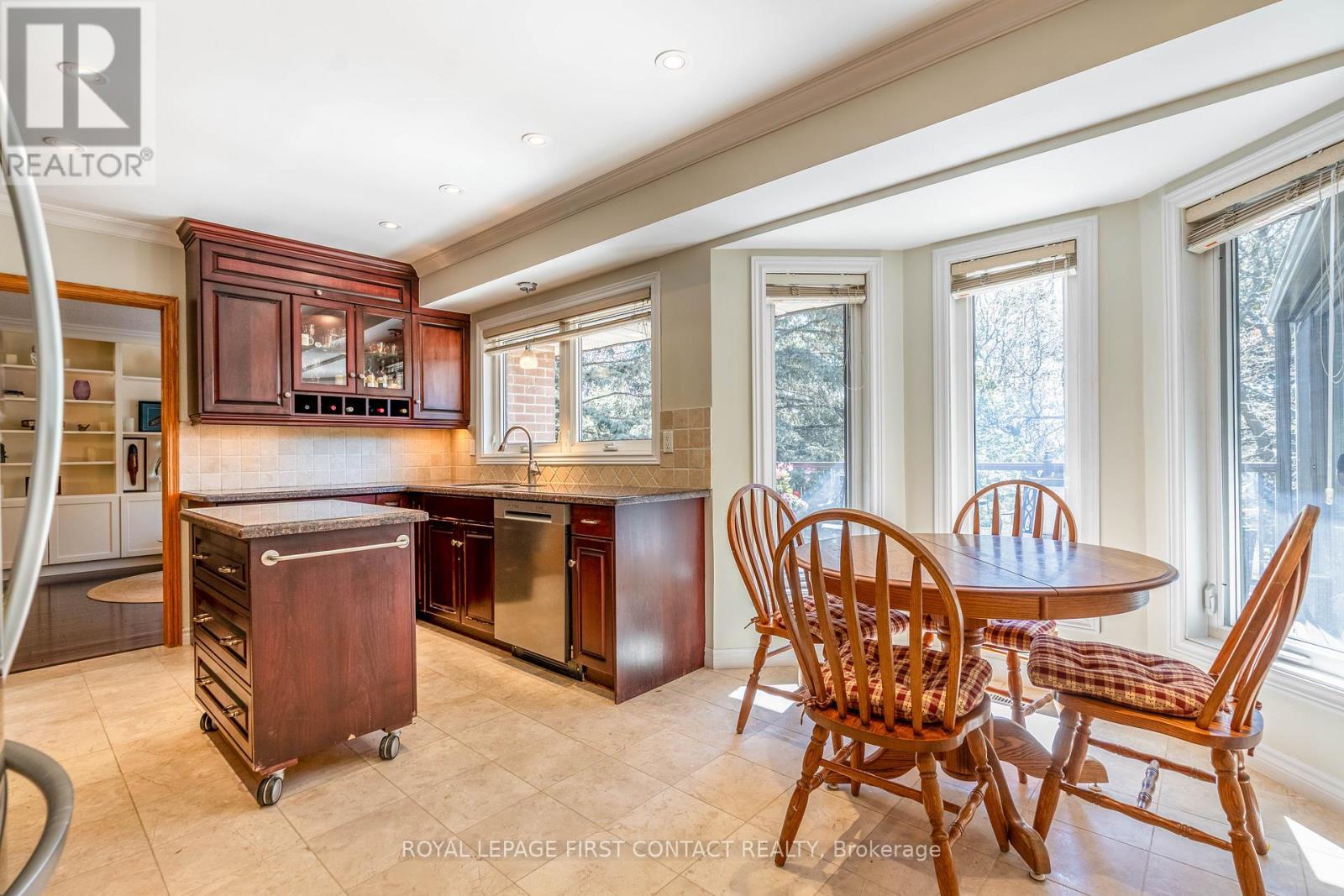 












41 MARILYN STREET

,
Caledon,




Ontario
L7C1H5

