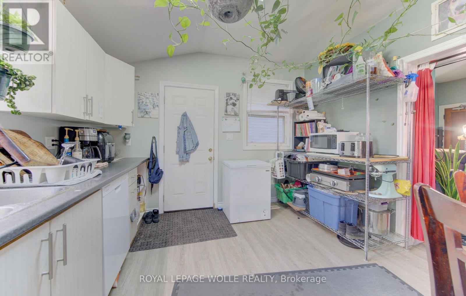












48 BREITHAUPT STREET

,
Kitchener,




Ontario
N2H5G6

