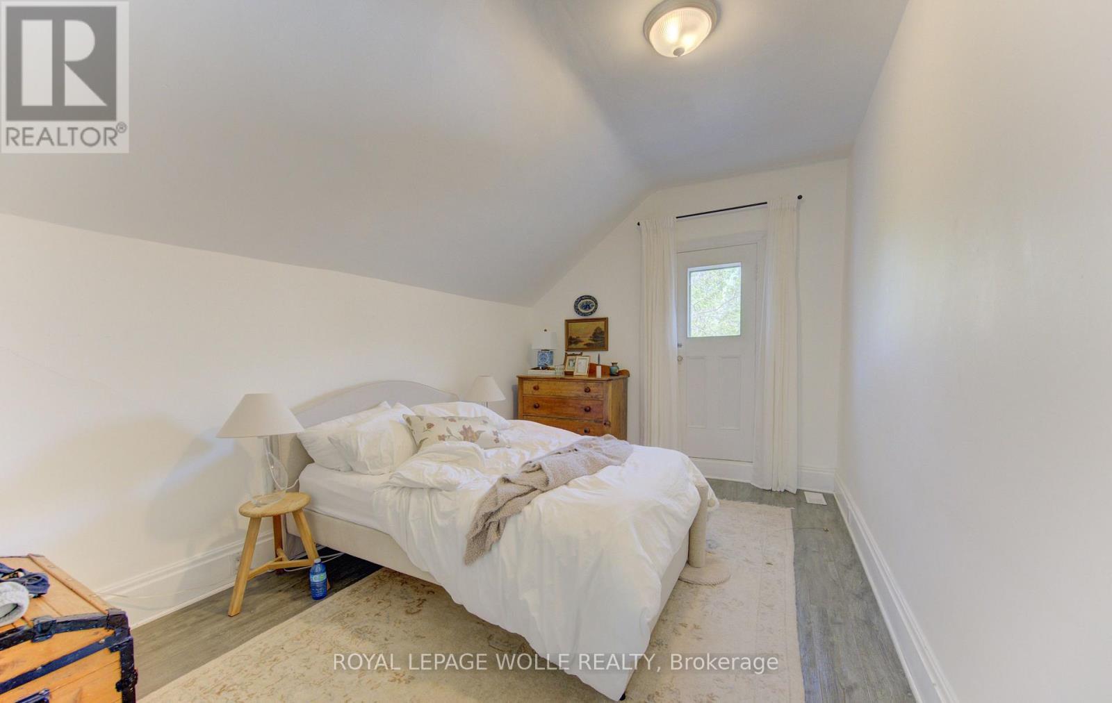












48 BREITHAUPT STREET

,
Kitchener,




Ontario
N2H5G6


