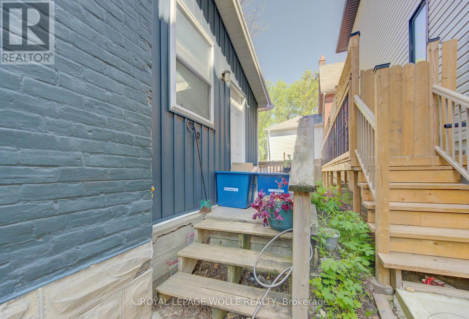 












48 BREITHAUPT STREET

,
Kitchener,




Ontario
N2H5G6

