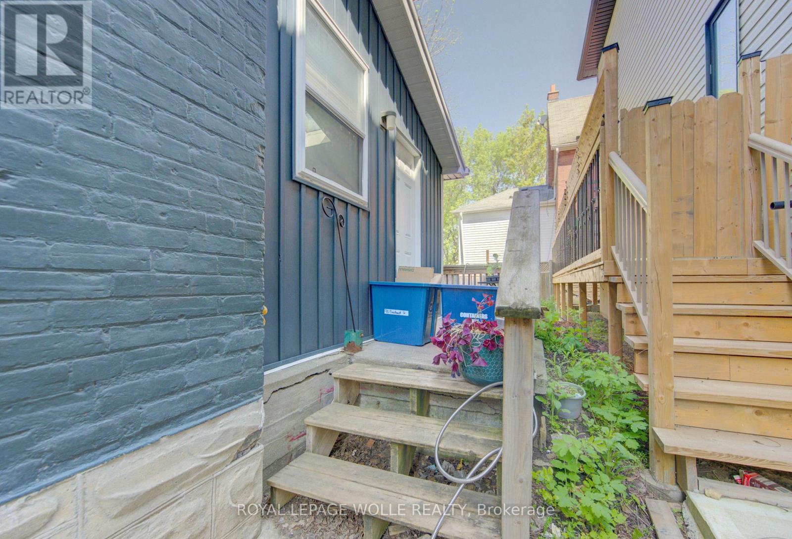 












48 BREITHAUPT STREET

,
Kitchener,




Ontario
N2H5G6

