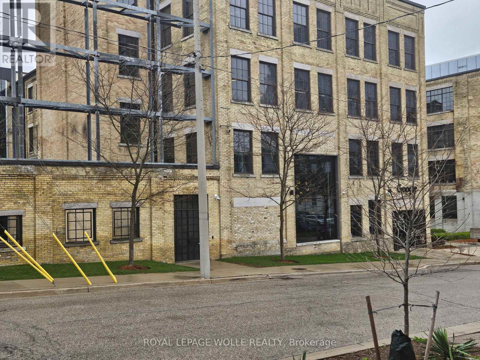 












48 BREITHAUPT STREET

,
Kitchener,




Ontario
N2H5G6

