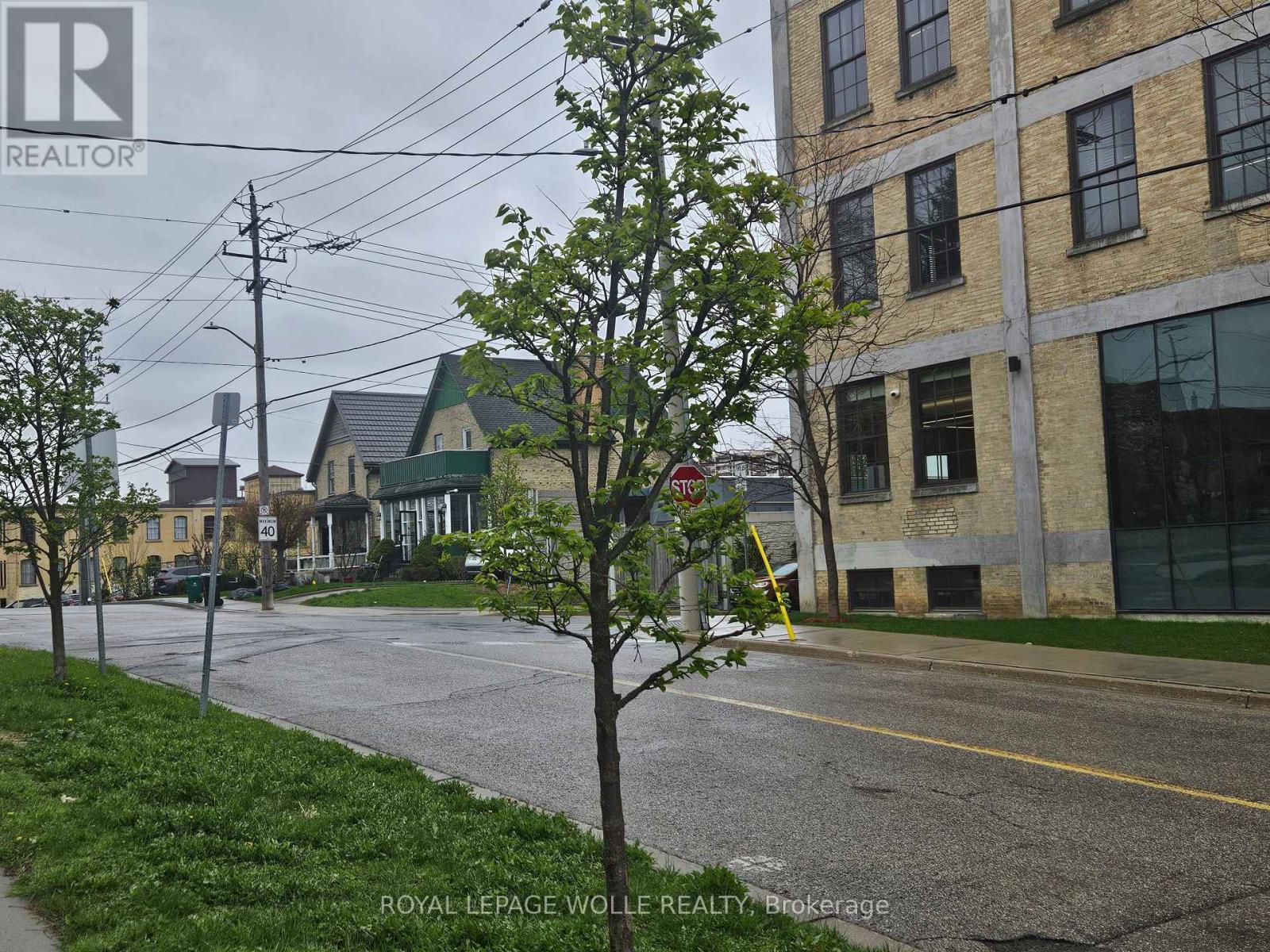 












48 BREITHAUPT STREET

,
Kitchener,




Ontario
N2H5G6

