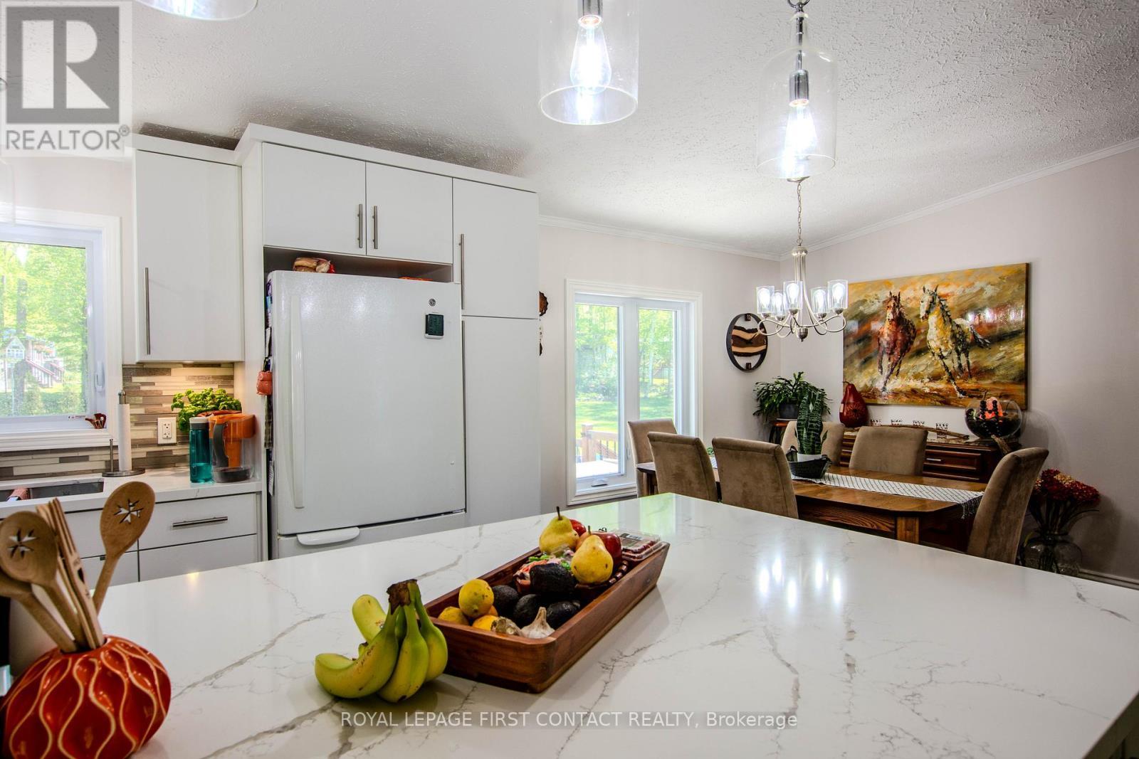 












63 - 5411 ELLIOTT SIDE ROAD

,
Tay,




Ontario
L4N4K3

