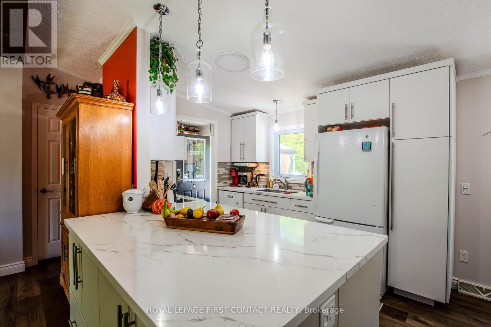 












63 - 5411 ELLIOTT SIDE ROAD

,
Tay,




Ontario
L4N4K3


