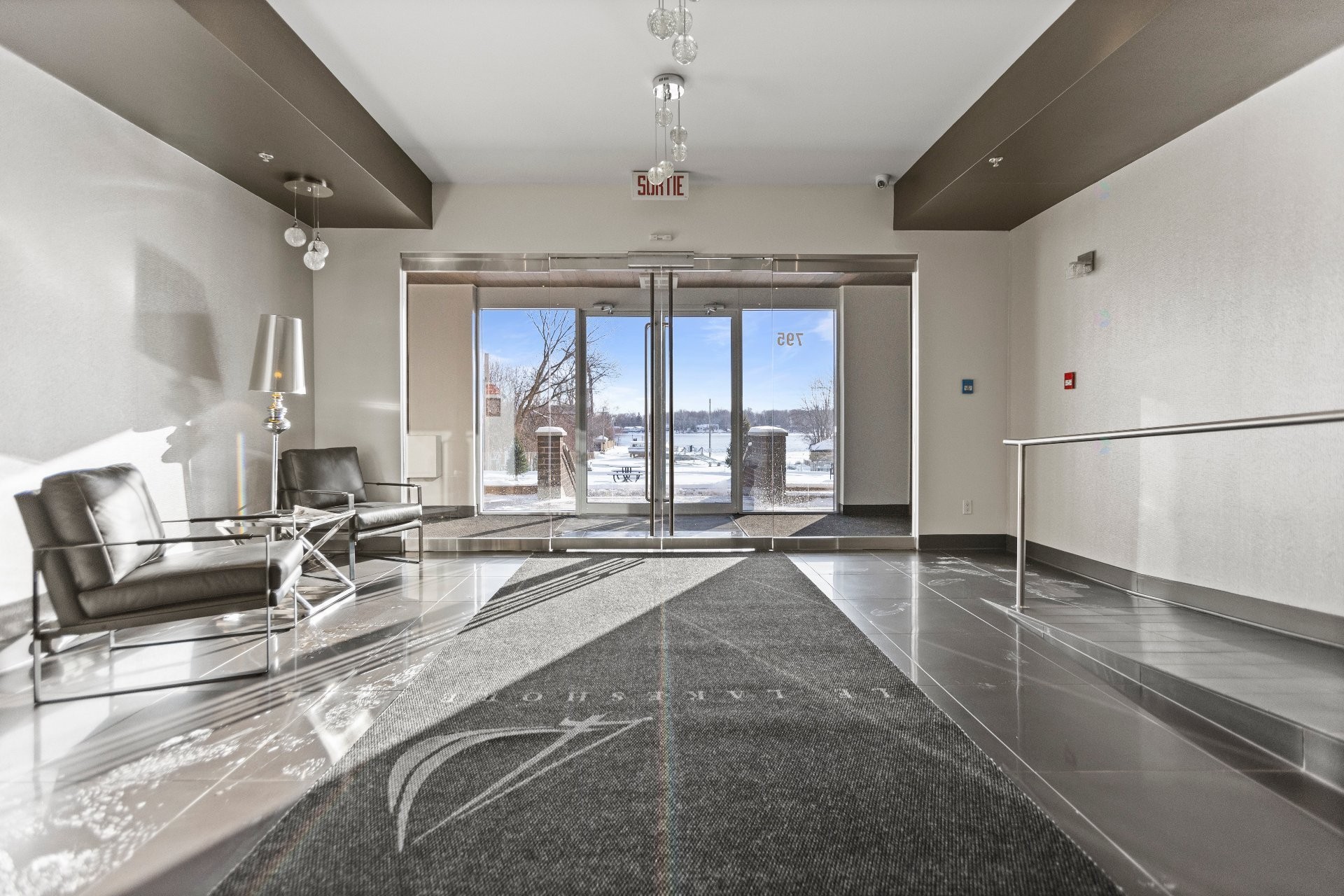









795


Ch. du Bord-du-Lac-Lakeshore

, 409,
Dorval,




QC
H9S0A8

