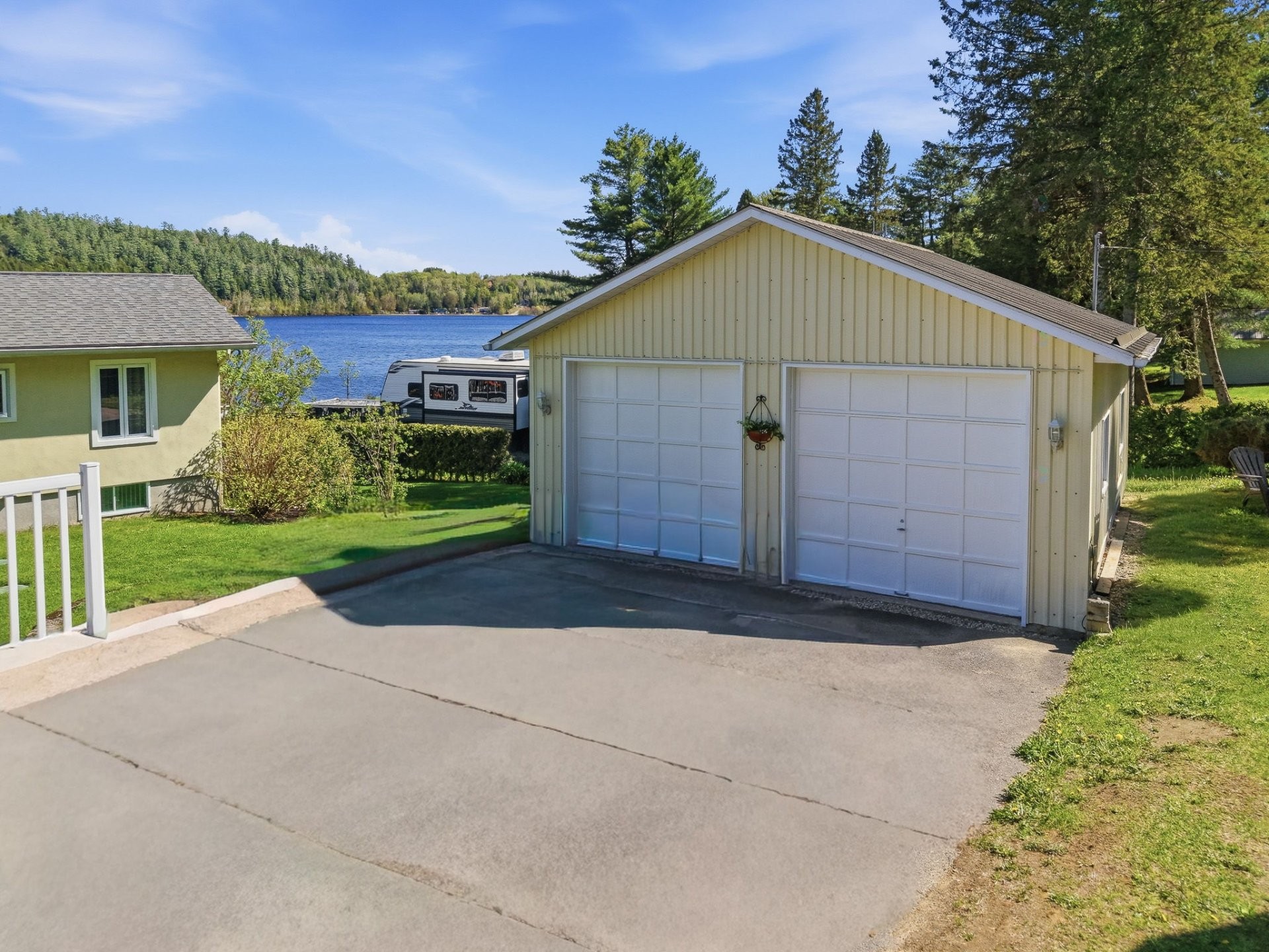 









940


4e Rang S.

,
Lac-Simon,




QC
J0V1E0

