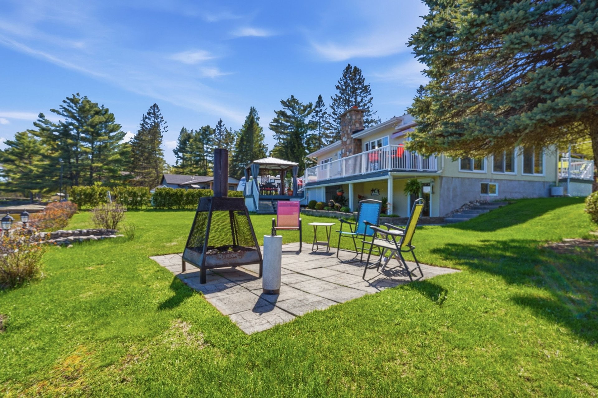 









940


4e Rang S.

,
Lac-Simon,




QC
J0V1E0

