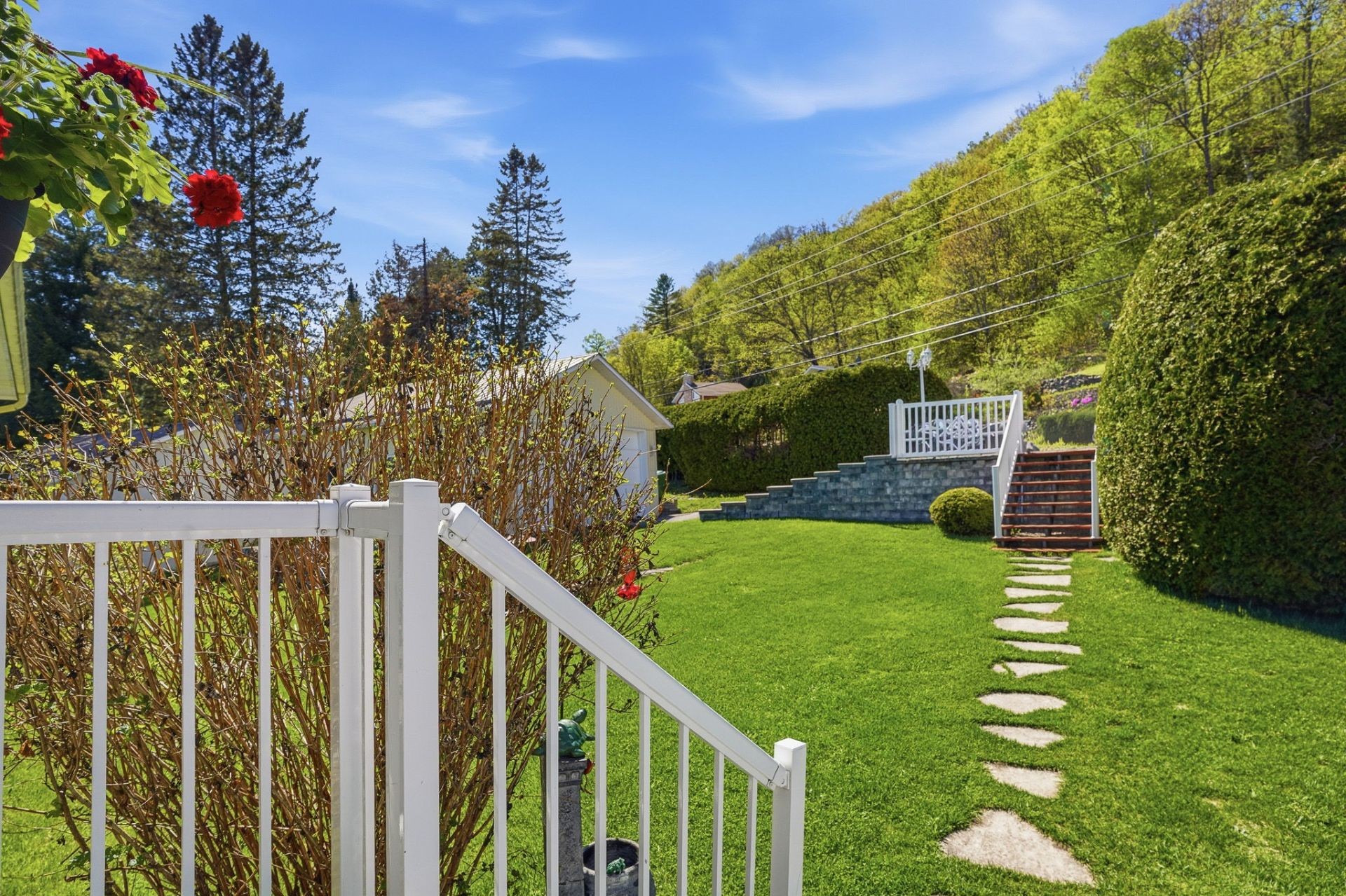 









940


4e Rang S.

,
Lac-Simon,




QC
J0V1E0

