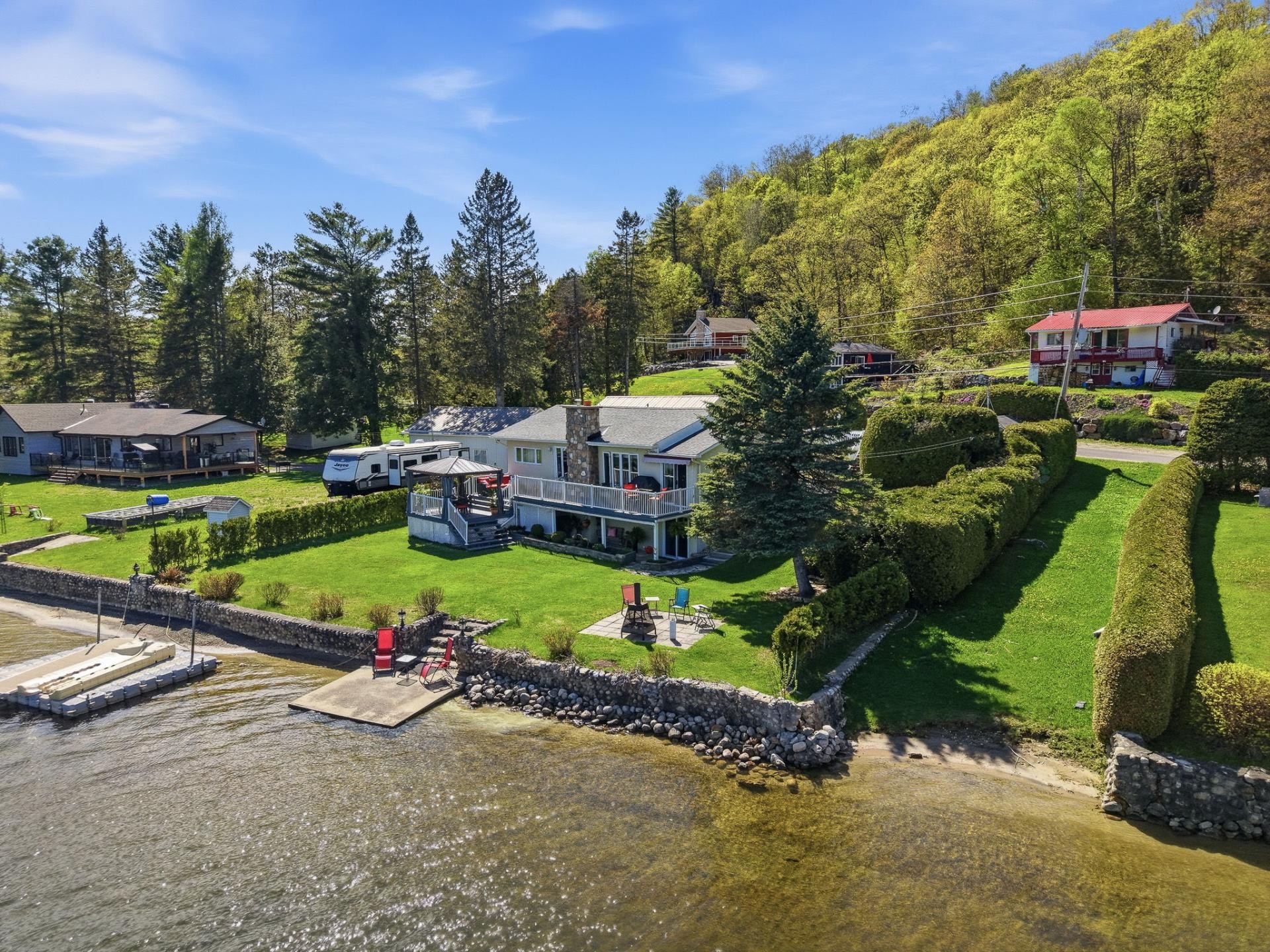 









940


4e Rang S.

,
Lac-Simon,




QC
J0V1E0

