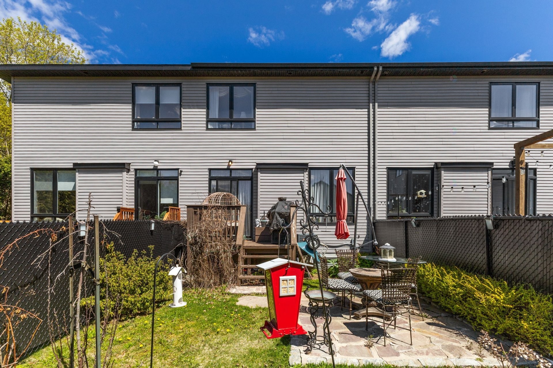 









120Z


Boul. de l'Amérique-Française

, 4,
Gatineau (Aylmer),




QC
J9J1G9

