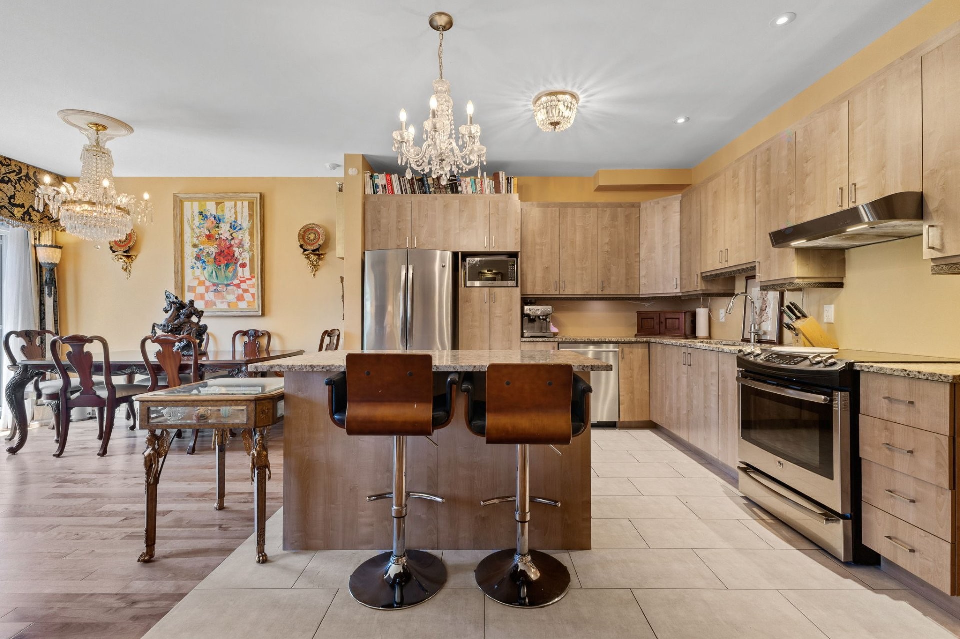 









120Z


Boul. de l'Amérique-Française

, 4,
Gatineau (Aylmer),




QC
J9J1G9

