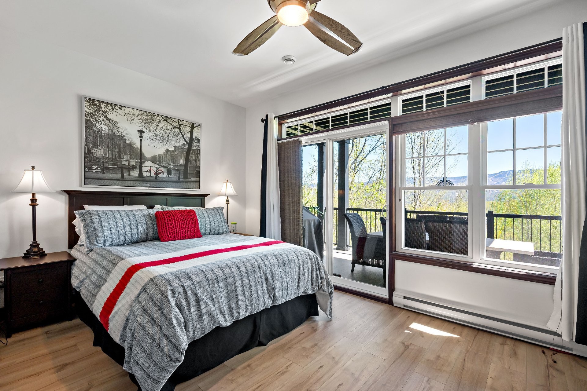 









250


Rue du Mont-Plaisant

, 4,
Mont-Tremblant,




QC
J8E1L2

