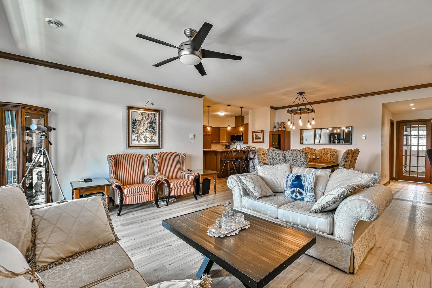 









250


Rue du Mont-Plaisant

, 4,
Mont-Tremblant,




QC
J8E1L2

